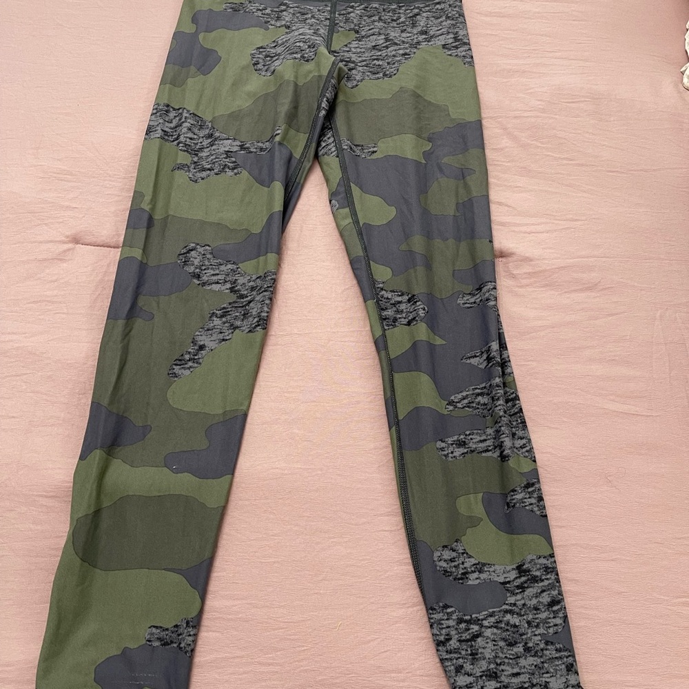 Aerie camo leggings